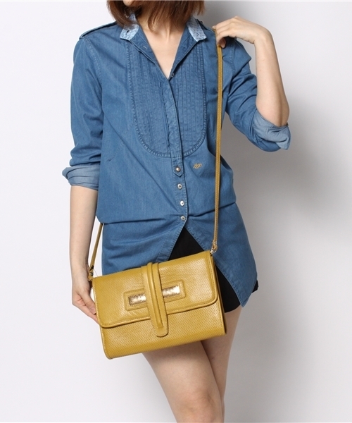 FIGARO Paris（フィガロパリ）の「CLIO GOLDBRENNER メタルメッシュクラッチ（ショルダーバッグ・レディース・イエロー/ブラウン・FREE）」の9枚目の写真