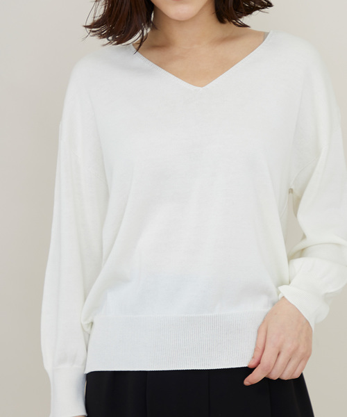 STUDIOUS(ステュディオス)の「STUDIOUS ウォッシャブル ホールガーメント Vネックニット(ニット/セーター・レディース・オフホワイト/ベージュ/ネイビー/ラベンダー/イエロー・FREE)」の16枚目の写真