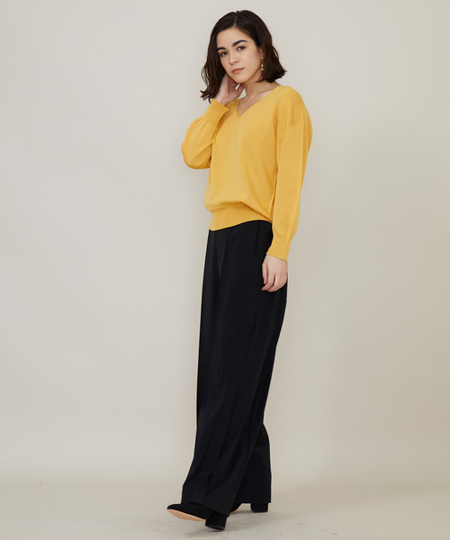 STUDIOUS(ステュディオス)の「STUDIOUS ウォッシャブル ホールガーメント Vネックニット(ニット/セーター・レディース・オフホワイト/ベージュ/ネイビー/ラベンダー/イエロー・FREE)」の9枚目の写真