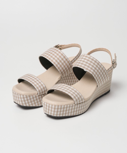 Newlyme(ニューリーミー)の「厚底フッドベッドコンビネーションベルトサンダル(サンダル・レディース・ホワイト系その他2/ブルー系その他/ブラック系その他/ブラック系その他3/シルバー系その他/ゴールド系その他/ベージュ系その他/イエロー系その他/レッド系その他/ブラック系その他2/ホワイト系その他/ホワイト系その他3/ブラウン系その他/シルバー系その他2/ホワイト/グレイッシュベージュ/ブラック/ホワイト系その他4/ブラック系その他5/ブラック系その他4/ブラック×ホワイト/クリアブラック/パープル/ベージュ/グレー・24㎝/25㎝/23.5㎝/22.5㎝/24.5㎝/25.5cm/26cm/23㎝/22cm/25cm/23.5cm/22.5cm/24.5cm/24cm/23cm)」の16枚目の写真