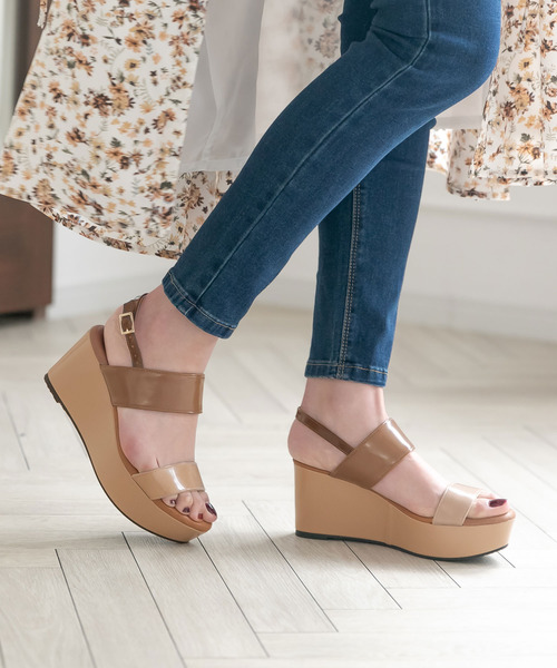 Newlyme(ニューリーミー)の「厚底フッドベッドコンビネーションベルトサンダル(サンダル・レディース・ホワイト系その他2/ブルー系その他/ブラック系その他/ブラック系その他3/シルバー系その他/ゴールド系その他/ベージュ系その他/イエロー系その他/レッド系その他/ブラック系その他2/ホワイト系その他/ホワイト系その他3/ブラウン系その他/シルバー系その他2/ホワイト/グレイッシュベージュ/ブラック/ホワイト系その他4/ブラック系その他5/ブラック系その他4/ブラック×ホワイト/クリアブラック/パープル/ベージュ/グレー・24㎝/25㎝/23.5㎝/22.5㎝/24.5㎝/25.5cm/26cm/23㎝/22cm/25cm/23.5cm/22.5cm/24.5cm/24cm/23cm)」の15枚目の写真