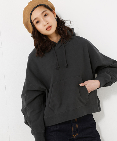 AZUL by moussy（アズールバイマウジー）の「袖ボリュームフーディPO（パーカー・レディース・トップグレー/ライトブラック/オフホワイト・FREE）」の3枚目の写真
