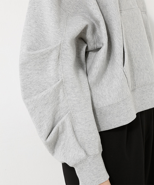 AZUL by moussy（アズールバイマウジー）の「袖ボリュームフーディPO（パーカー・レディース・トップグレー/ライトブラック/オフホワイト・FREE）」の14枚目の写真