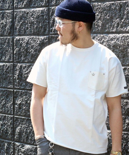 schott（ショット）の「Schott/ショット/LEATHER POCKET TSHIRTS/レザーポケット Tシャツ（Tシャツ/カットソー・メンズ・オリーブ/ホワイト/ブラック/ネイビー/その他・LARGE/MEDIUM/X-LARGE/SMALL/XX-LARGE）」の2枚目の写真