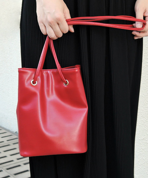 minia(ミニア)の「巾着ショルダーバッグ(ショルダーバッグ・レディース・ブラック/グリーン系その他/イエロー/レッド/レッド系その他/オレンジ系その他・FREE)」の2枚目の写真