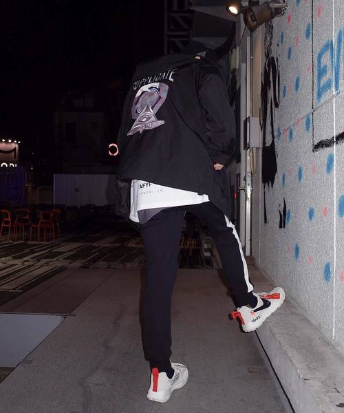 rovtski（ロフトスキー）の「LIGHT YEAR SUPLICATW HOOD JKT（ダウンジャケット/コート・レディース・ブラック/イエロー・FREE）」の10枚目の写真