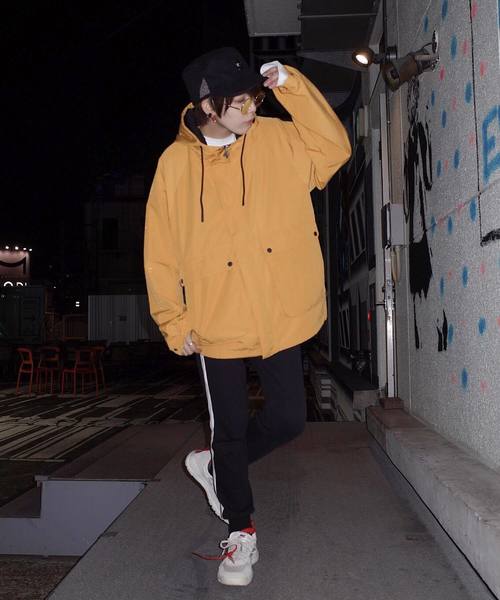rovtski（ロフトスキー）の「LIGHT YEAR SUPLICATW HOOD JKT（ダウンジャケット/コート・レディース・ブラック/イエロー・FREE）」の8枚目の写真