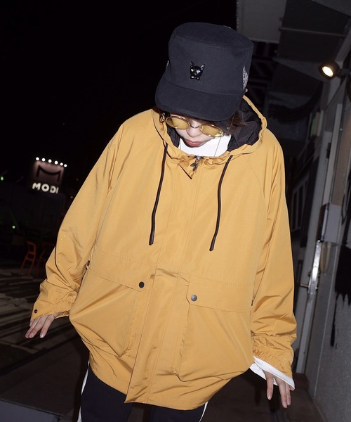rovtski（ロフトスキー）の「LIGHT YEAR SUPLICATW HOOD JKT（ダウンジャケット/コート・レディース・ブラック/イエロー・FREE）」の5枚目の写真