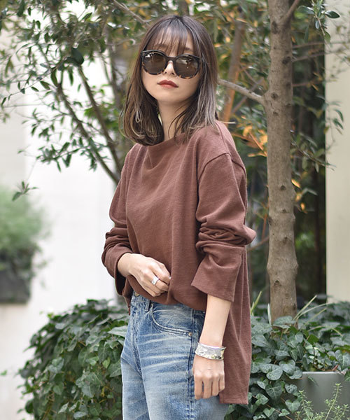 TRUNC(トランクエイティーエイト)の「Lazy Basque Shirt(Tシャツ/カットソー・レディース・チャコールグレー/ブラウン/グレー/アイボリー・FREE)」の1枚目の写真