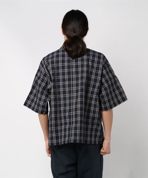 おしゃれスタ(オシャレスタ)の「ルーズシルエットチェックレギュラーカラー半袖シャツ(IR)(シャツ/ブラウス・メンズ・ベージュ/ネイビー/オレンジ・M/L/XL)」の5枚目の写真
