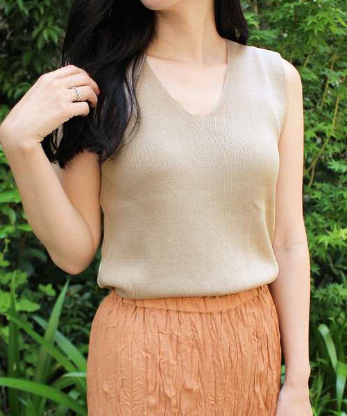 MODE ROBE（モードローブ）の「Vネックノースリトップス（タンクトップ・レディース・ホワイト/ブラック/ベージュ/ブラウン/ブルー・FREE）」の5枚目の写真