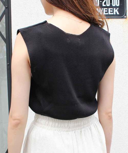 MODE ROBE（モードローブ）の「Vネックノースリトップス（タンクトップ・レディース・ホワイト/ブラック/ベージュ/ブラウン/ブルー・FREE）」の10枚目の写真