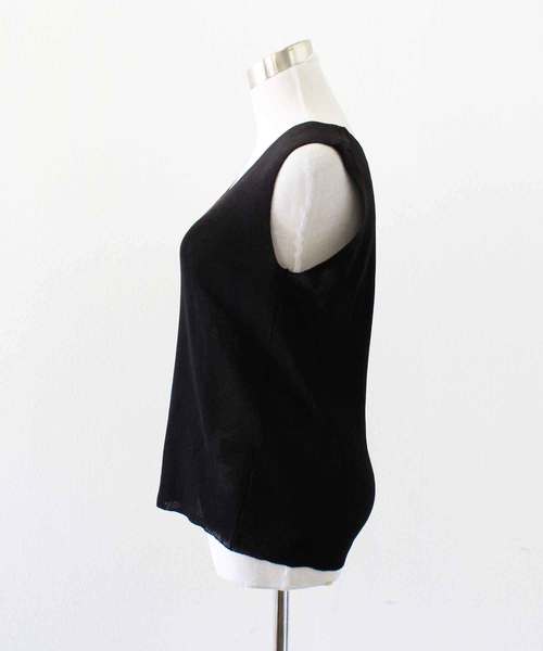 MODE ROBE（モードローブ）の「Vネックノースリトップス（タンクトップ・レディース・ホワイト/ブラック/ベージュ/ブラウン/ブルー・FREE）」の7枚目の写真