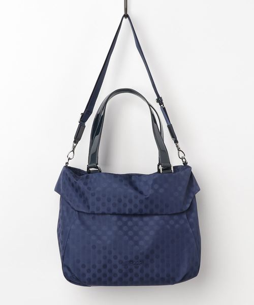 Y'SACCS(イザック)の「Polka Dots 口折れ2wayトート Mサイズ(トートバッグ・レディース・イエロー/ネイビー/パープル/ブラック/グレー・FREE)」の4枚目の写真