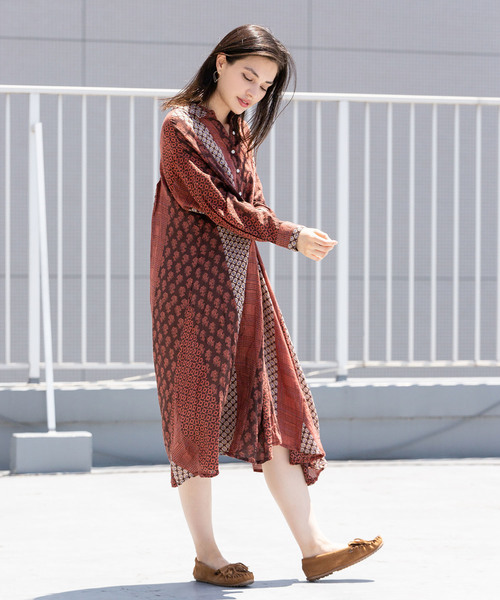 ROOPTOKYO(ループトウキョウ)の「総柄ロングシャツワンピース(ワンピース・レディース・ブラック/ネイビー/ブラウン・M)」の9枚目の写真