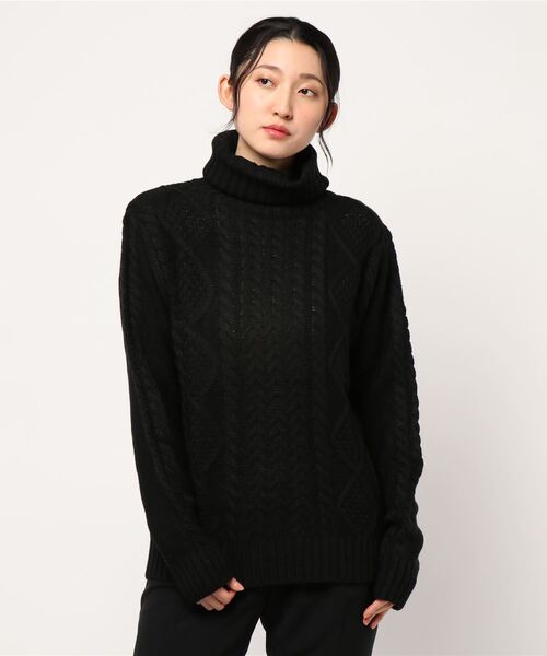 Bling Leads(ブリングリーズ)の「ケーブルタートルネックニット(ニット/セーター・レディース・ブラック/ダークグリーン/ベージュ/ネイビー/グレー/オフホワイト/ピンク/アイボリー/マスタード/キャメル/モカ/ワイン/ブルー・MEDIUM/LARGE/X-LARGE)」の4枚目の写真