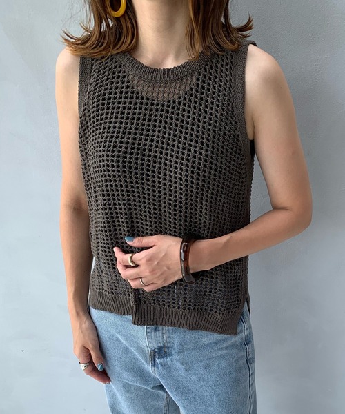 LE MORE（リモア）の「メッシュニットベスト（ベスト・レディース・アイボリー/ブラウン・FREE）」の2枚目の写真