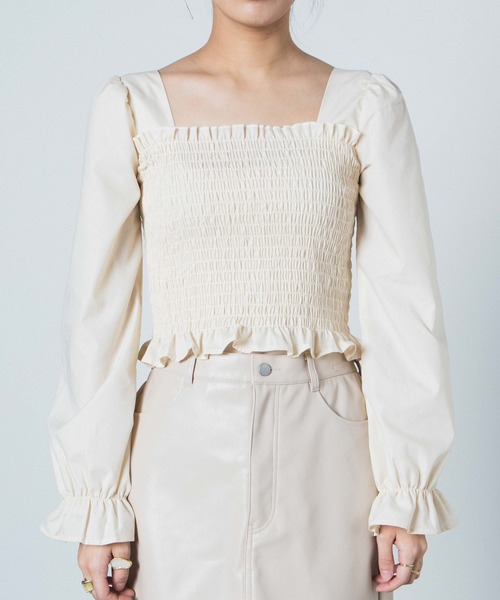 WEGO(ウィゴー)の「WEGO/シャーリングスクエアネックブラウス(シャツ/ブラウス・レディース・カーキ/アイボリー/ブラック/ホワイト/グレー系その他2/ベージュ系その他2・FREE)」の18枚目の写真