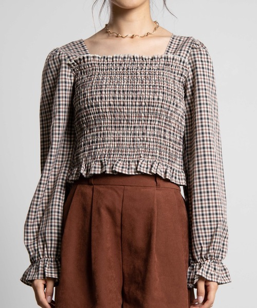 WEGO(ウィゴー)の「WEGO/シャーリングスクエアネックブラウス(シャツ/ブラウス・レディース・カーキ/アイボリー/ブラック/ホワイト/グレー系その他2/ベージュ系その他2・FREE)」の7枚目の写真