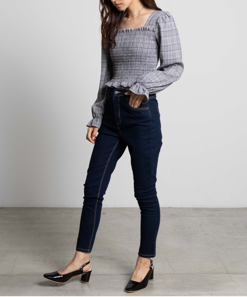 WEGO(ウィゴー)の「WEGO/シャーリングスクエアネックブラウス(シャツ/ブラウス・レディース・カーキ/アイボリー/ブラック/ホワイト/グレー系その他2/ベージュ系その他2・FREE)」の15枚目の写真