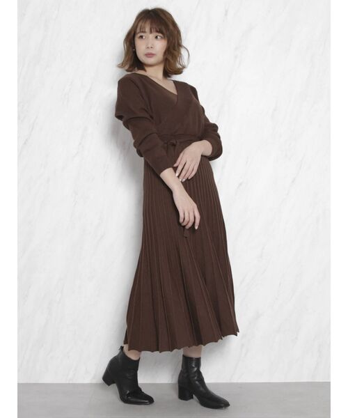 dazzlin（ダズリン）の「カシュクールニットワンピース（ワンピース・レディース・ブラック/ベージュ/ブラウン・FREE）」の8枚目の写真