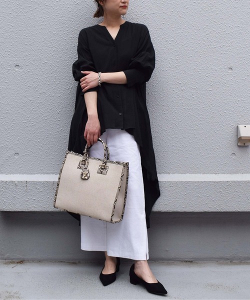 LUGIVA（ルギヴァ）の「綿ボイルフレアブラウス（シャツ/ブラウス・レディース・ブラック/オフホワイト/ライトグリーン/カーキ・M）」の21枚目の写真