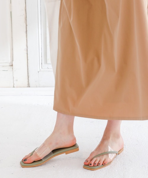 VIVIAN（ヴィヴィアン）の「スクエアトゥクリアバンドトングフラットサンダル（サンダル・レディース・ブラック/グリーン/アイボリー/パイソン・S/M/L/LL）」の13枚目の写真