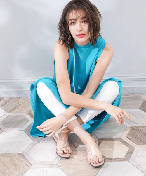 VIVIAN（ヴィヴィアン）の「スクエアトゥクリアバンドトングフラットサンダル（サンダル・レディース・ブラック/グリーン/アイボリー/パイソン・S/M/L/LL）」の21枚目の写真