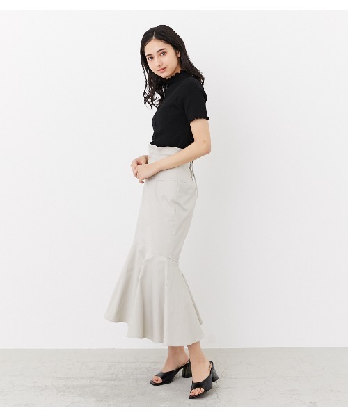 rienda（リエンダ）の「メローフリルリブニットトップス（ニット/セーター・レディース・ブラック/アイボリー/ライトブラウン・FREE）」の6枚目の写真