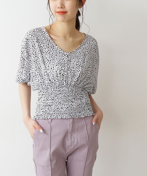 FREE'S MART（フリーズマート）の「◆ウエストシャーリング花柄5分袖ブラウス（シャツ/ブラウス・レディース・ブラック系その他/ホワイト系その他/グリーン・FREE）」の2枚目の写真