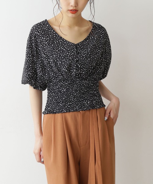 FREE'S MART（フリーズマート）の「◆ウエストシャーリング花柄5分袖ブラウス（シャツ/ブラウス・レディース・ブラック系その他/ホワイト系その他/グリーン・FREE）」の3枚目の写真