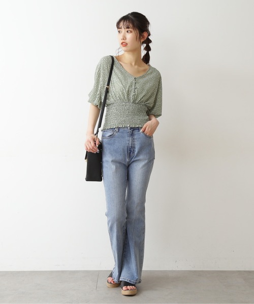 FREE'S MART（フリーズマート）の「◆ウエストシャーリング花柄5分袖ブラウス（シャツ/ブラウス・レディース・ブラック系その他/ホワイト系その他/グリーン・FREE）」の8枚目の写真