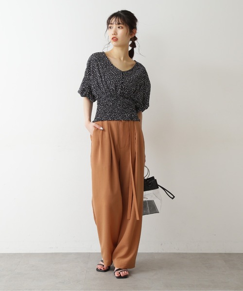 FREE'S MART（フリーズマート）の「◆ウエストシャーリング花柄5分袖ブラウス（シャツ/ブラウス・レディース・ブラック系その他/ホワイト系その他/グリーン・FREE）」の5枚目の写真