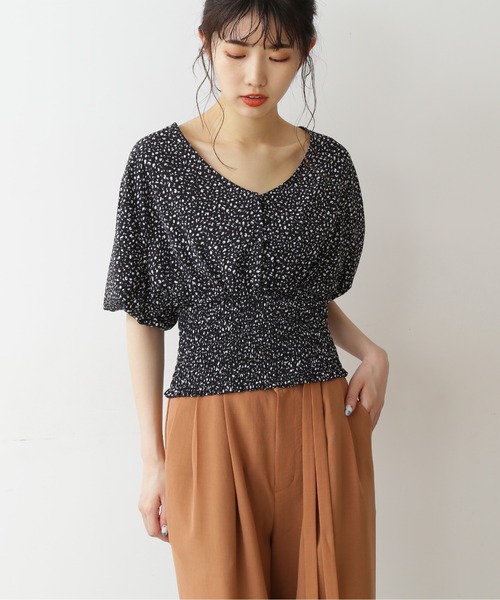 FREE'S MART（フリーズマート）の「◆ウエストシャーリング花柄5分袖ブラウス（シャツ/ブラウス・レディース・ブラック系その他/ホワイト系その他/グリーン・FREE）」の6枚目の写真