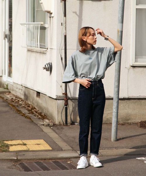 Piko（ピコ）の「【別注】【PIKO】 古着風 トロピカル ガール イージーケア 高密度ビッグシルエット アニメチックイラストTシャツ（Tシャツ/カットソー・メンズ・ホワイト/ブラック/ベージュ/ネイビー/ピンク/ブルー/グリーン・MEDIUM/LARGE）」の11枚目の写真