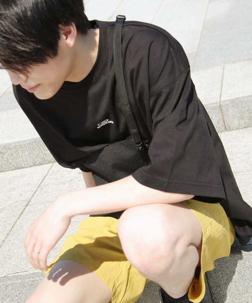 Piko（ピコ）の「【別注】【PIKO】 古着風 トロピカル ガール イージーケア 高密度ビッグシルエット アニメチックイラストTシャツ（Tシャツ/カットソー・メンズ・ホワイト/ブラック/ベージュ/ネイビー/ピンク/ブルー/グリーン・MEDIUM/LARGE）」の9枚目の写真