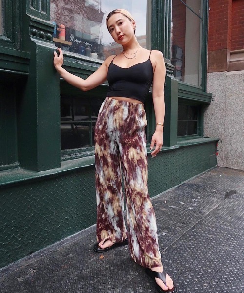 FIG&VIPER（フィグアンドバイパー）の「ダークタイダイプリーツPT（その他パンツ・レディース・ブルー/グリーン・FREE）」の2枚目の写真