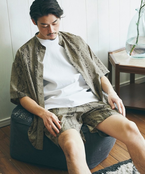 JOURNAL STANDARD（ジャーナルスタンダード）の「【シャツ+ショーツ+巾着袋の3点セット】ホームウェア SUMMER セットアップ/部屋着/ワンマイル/オーバーサイズ/バンドカラー半袖シャツ/バギーショーツ/[10色展開/総柄/ウォールペイント/無地][ユニセックス対応]（シャツ/ブラウス・メンズ・ブラック/グレー/ベージュ系その他2/ネイビー/ナチュラル/ベージュ/カーキ/ネイビー系/ブラウン/ベージュ系その他/ブラック系その他/ブラウン系その他・MEDIUM/LARGE）」の21枚目の写真