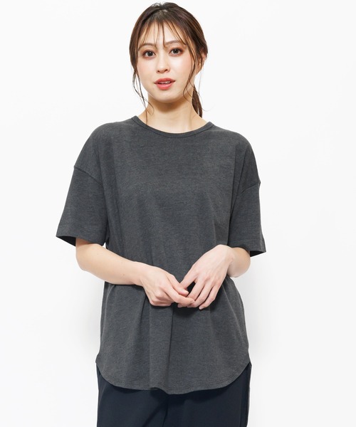 mili an deni(ミリアンデニ)の「クルーネック綿100%半袖裾ラウンドTシャツ(Tシャツ/カットソー・レディース・ベージュ/ブラック/チャコールグレー/オフホワイト/アッシュグレー/杢グレー・L/M)」の4枚目の写真