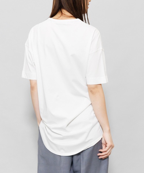 mili an deni(ミリアンデニ)の「クルーネック綿100%半袖裾ラウンドTシャツ(Tシャツ/カットソー・レディース・ベージュ/ブラック/チャコールグレー/オフホワイト/アッシュグレー/杢グレー・L/M)」の7枚目の写真