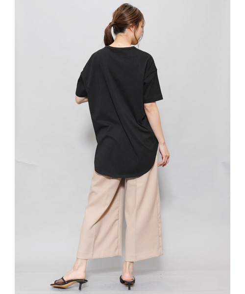 mili an deni(ミリアンデニ)の「クルーネック綿100%半袖裾ラウンドTシャツ(Tシャツ/カットソー・レディース・ベージュ/ブラック/チャコールグレー/オフホワイト/アッシュグレー/杢グレー・L/M)」の10枚目の写真
