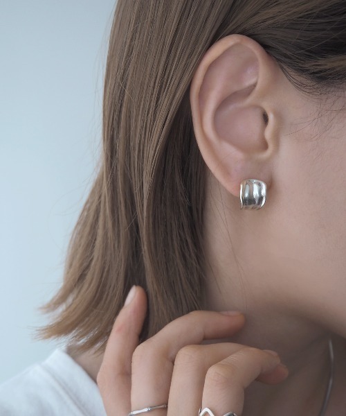 Jenny BY IMMANOEL（ジェニーバイイマノエル）の「ワイドラップイヤリング（イヤリング・レディース・シルバー/ゴールド・FREE）」の5枚目の写真