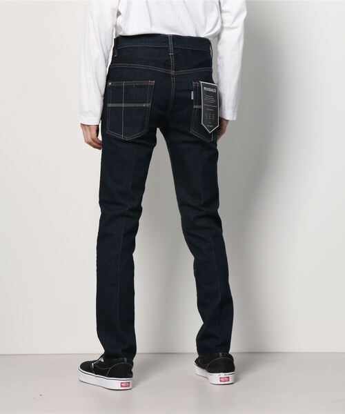 1 piu 1 uguale 3（ウノピゥウノウグァーレトレ）の「9 TAPERED (CHAIN)（デニムパンツ・メンズ・インディゴブルー・Ⅲ/Ⅳ/Ⅵ/Ⅴ）」の17枚目の写真