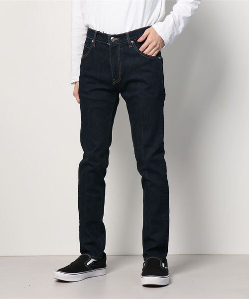 1 piu 1 uguale 3（ウノピゥウノウグァーレトレ）の「9 TAPERED (CHAIN)（デニムパンツ・メンズ・インディゴブルー・Ⅲ/Ⅳ/Ⅵ/Ⅴ）」の15枚目の写真