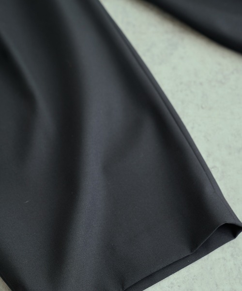 Lui's（ルイス）の「【オリジナルファブリック4×4セットアップシリーズ】 スーパーワイドパンツ（スラックス・メンズ・ブラック/ブロンズ・MEDIUM/SMALL）」の6枚目の写真