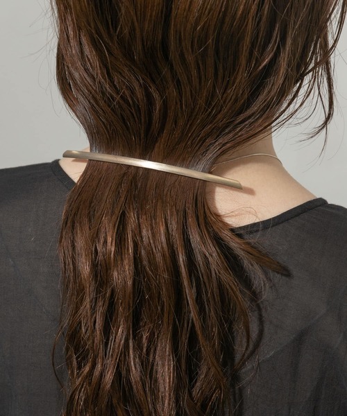 SMELLY（スメリー）の「メタルロングバーバレッタ（バレッタ/ヘアクリップ・レディース・ゴールド・-）」の4枚目の写真