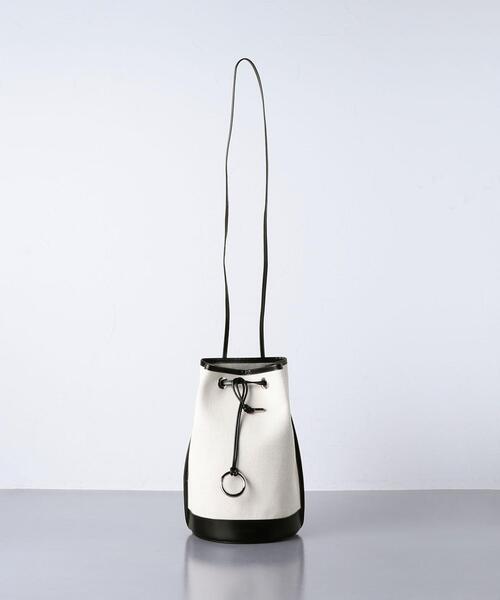 FEEL AND TASTE（フィールアンドテイスト）の「＜FEEL AND TASTE（フィールアンドテイスト）＞バケット 2WAY バッグ（ショルダーバッグ・レディース・ブラック/グレー・FREE）」の4枚目の写真