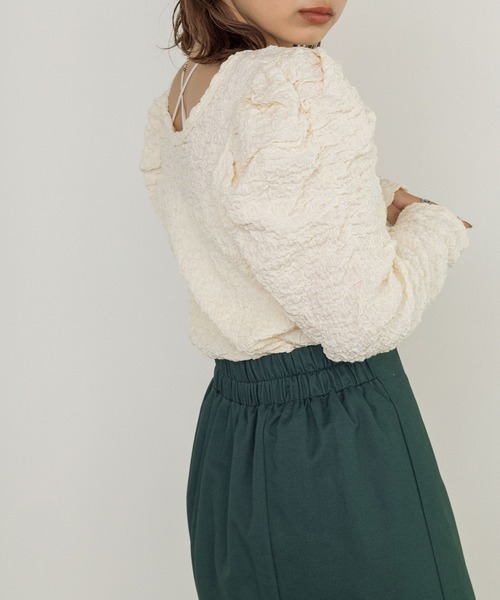 w closet（ダブルクローゼット）の「シワシワカットソーシャーリング袖Vネックカーディガン（カーディガン/ボレロ・レディース・ブラック/モカ/ブルー/オフホワイト・FREE）」の2枚目の写真