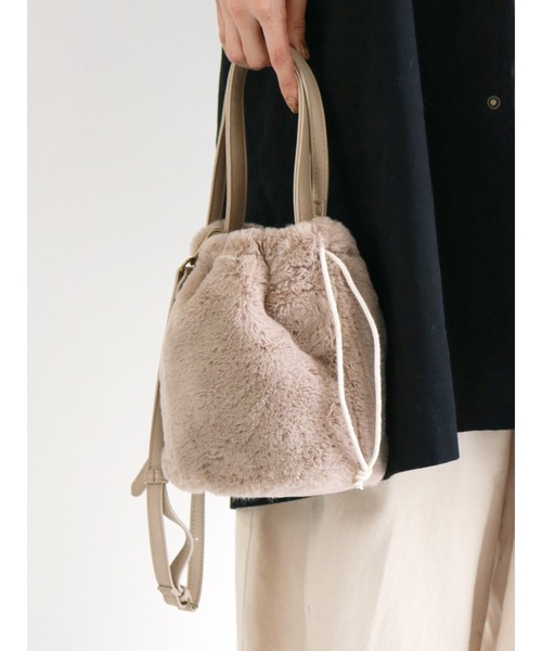 Samansa Mos2（サマンサ モスモス）の「エコファー巾着ショルダーバッグ（ショルダーバッグ・レディース・モカ/キャメル・ﾌﾘ-）」の2枚目の写真