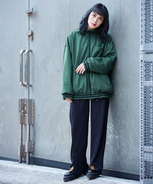 X-girl（エックスガール）の「REVERSIBLE JERSEY JACKET（ナイロンジャケット・レディース・ブラック/ベージュ/グリーン・S/M）」の17枚目の写真